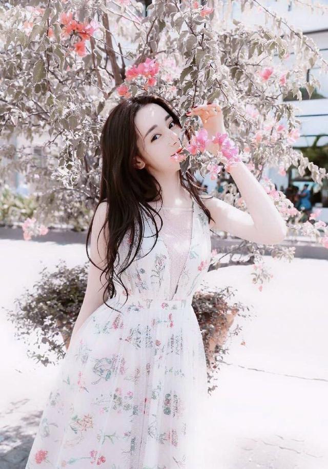 网纱连衣裙